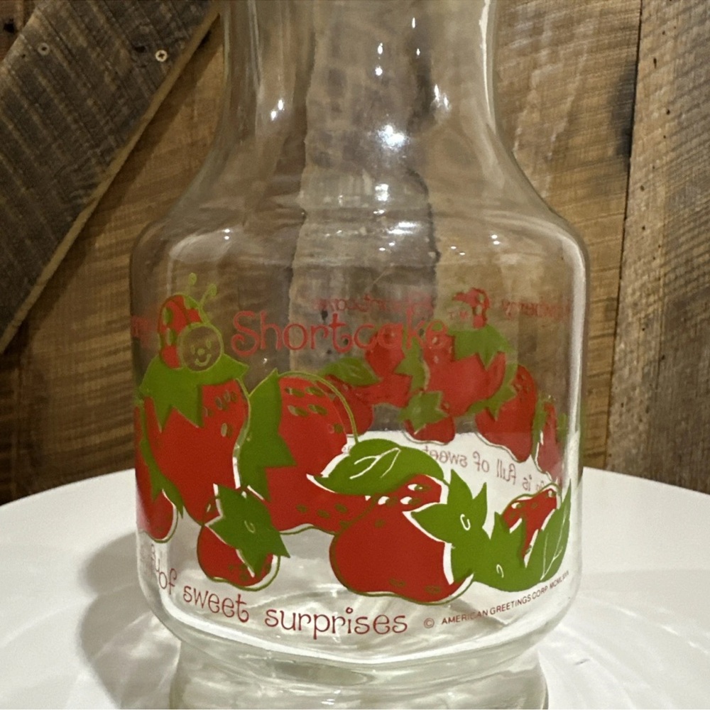 Vintage 1980s Strawberry Shortcake Juice Carafe 9" With Lid American Greetings - Picture 4 of 11